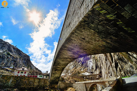 Devils-Bridge-Photo-by-Werner-B%C3%BCchel-740x493.jpg