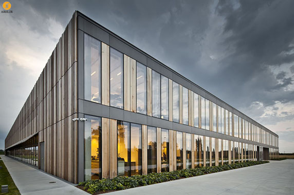 معماری و طراحی کارخانه ی کفش برلوتی معماری و طراحی کارخانه ی کفش برلوتی