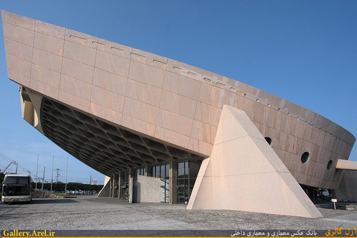 طراحی سالن ورزشی چندمنظوره توسط کنزو تانگه