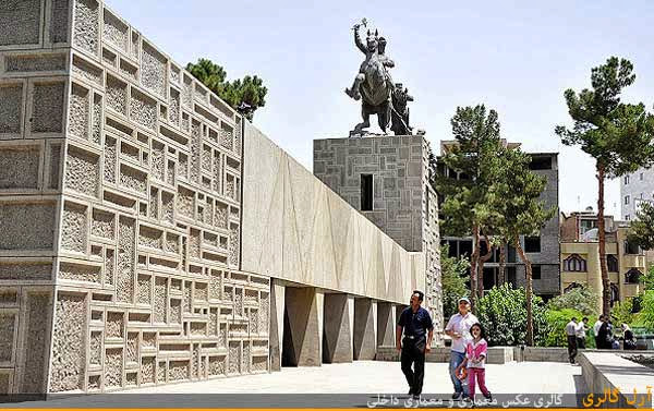 معماری آرامگاه نادرشاه افشار