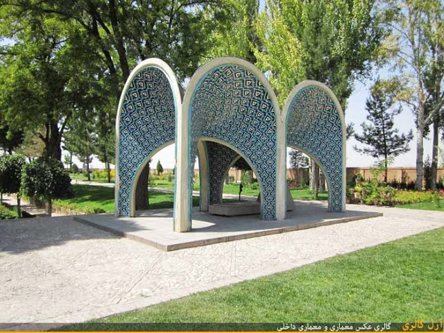 معماری آرامگاه کمال الملک