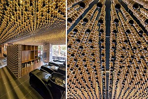 طراحی خلاقانه سقف سالن آرایش مو، با استفاده از 200.000 مهره چوبی