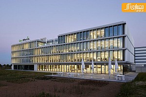 بزرگترین دفتر مرکزی داروخانه ی آنلاین در اروپا