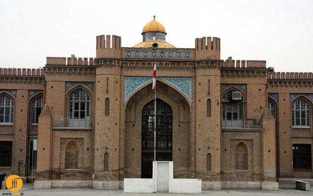 دبیرستان البرز ، اثر نیکولای مارکوف ، مارکوف ، نیکولای