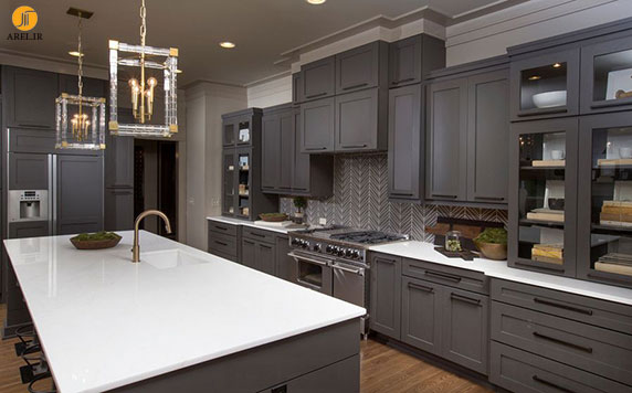 طراحی داخلی آشپزخانه با کابینت های طوسی + بررسی 20 ایده