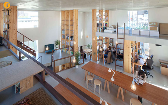یک شرکت دکوراسیون ژاپنی طراحی داخلی دفتر کار خود را  انجام داد