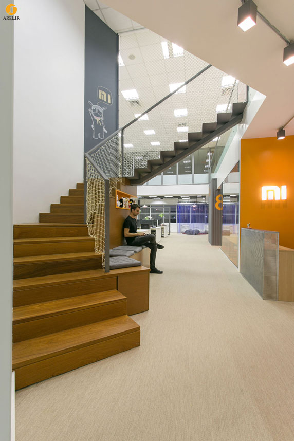 طراحی داخلی دفتر اداری به همراه فضاهایی برای استراحت کارکنان