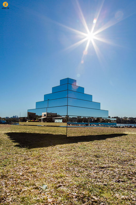 طراحی زیگورات با آینه برای پیوند دادن زمین به آسمان