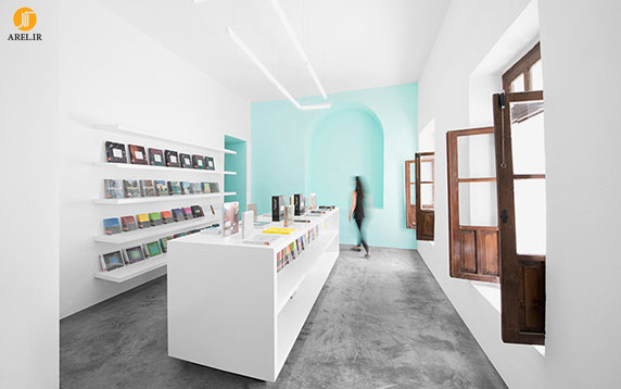 طراحی داخلی کتابخانه با گنبدی از قفسه ها
