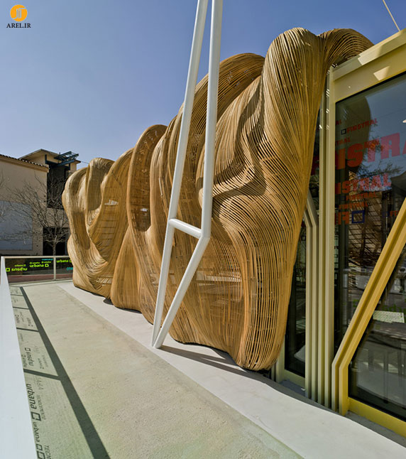طراحی سردر ورودی چوبی برای رستوران