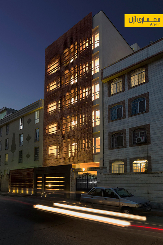 معماری ساختمان مسکونی آجرپوش شهرک اکباتان