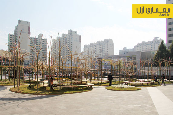 طراحی فضای شهری عمومی  با برپا کردن چوب های بامبو  توسط تویو ایتو