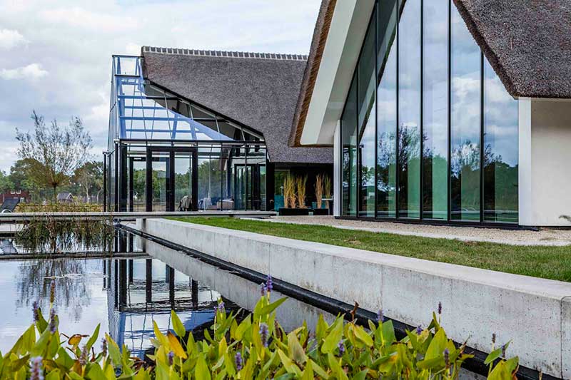 ویلایی به سبک مدرن در حومه شهر