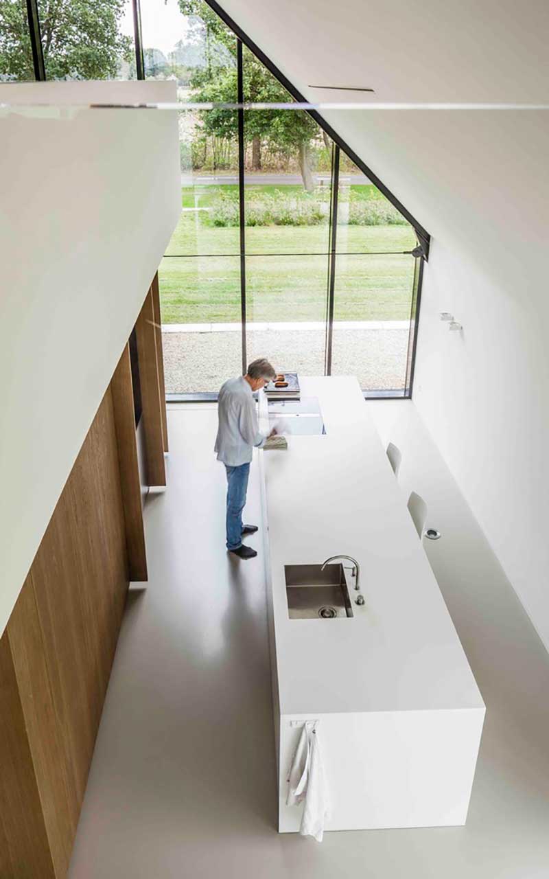 ویلایی به سبک مدرن در حومه شهر