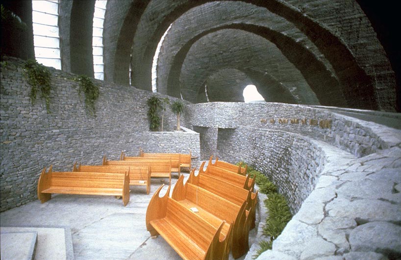 طراحی کلیسای سنگی