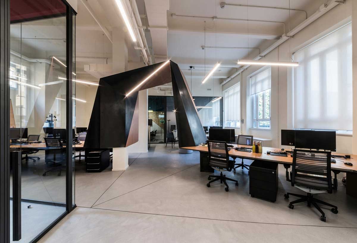 طراحی داخلی اداری دفتر ردبول