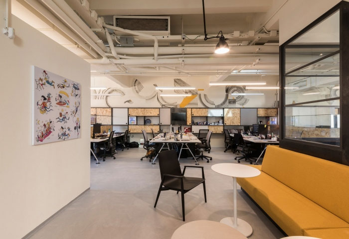 طراحی داخلی اداری دفتر ردبول