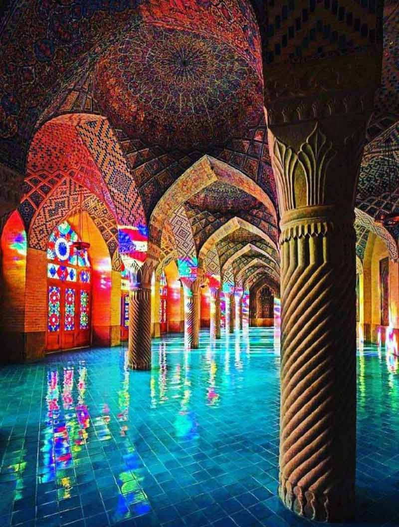 مسجد نصیر الملک میعادگاه نور و رنگ