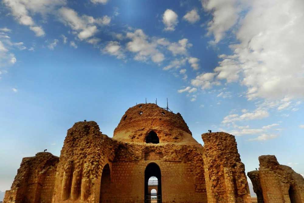 معماری کاخ سروستان شیراز