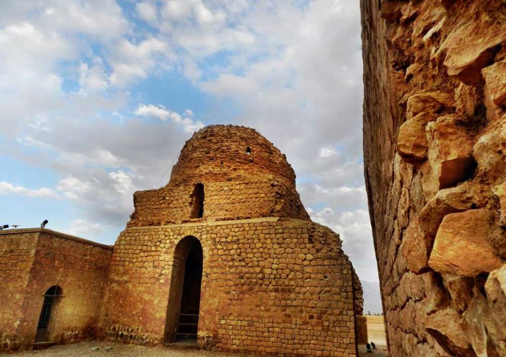 معماری کاخ سروستان شیراز