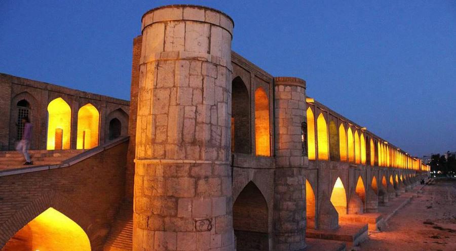 معماری سی وسه پل اصفهان