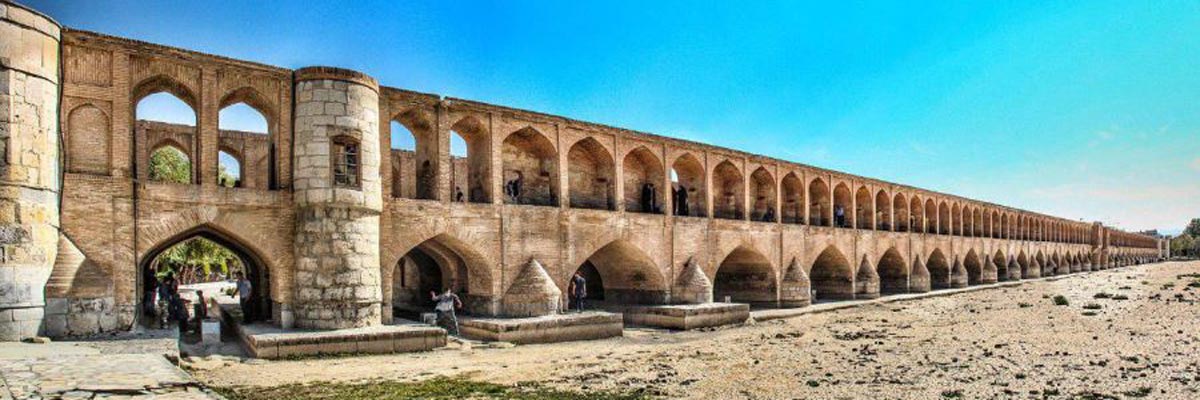 معماری سی وسه پل اصفهان