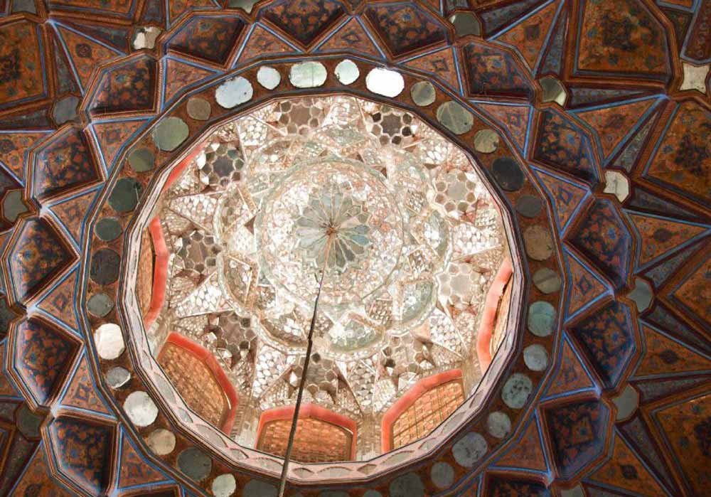 معماری کاخ چهلستون اصفهان