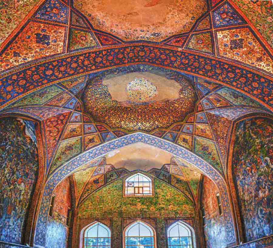 معماری کاخ چهلستون اصفهان