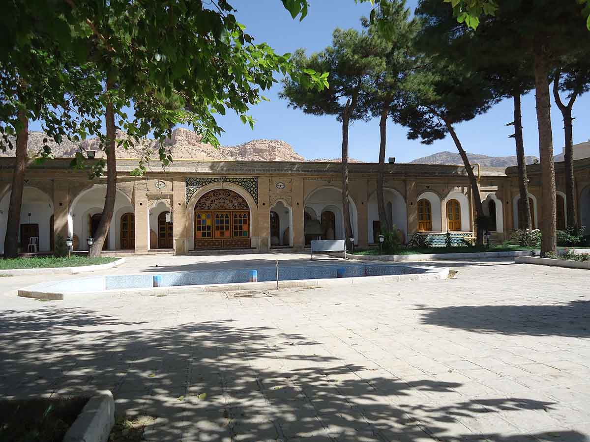 معماری قلعه والی