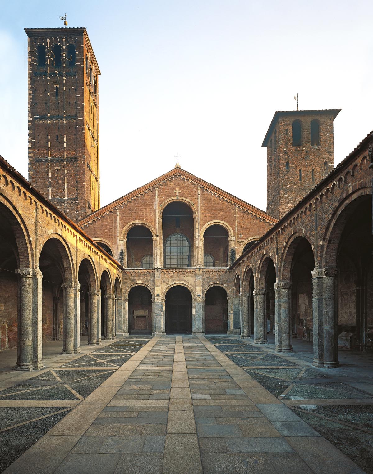 باسلیکیای Basilica di Sant’Ambrogio