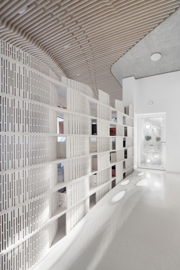 معماری خیره کننده ویلایی در یونان