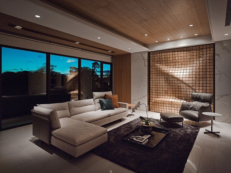 طراحی داخلی آپارتمان متمرکز بر المان های چوبی