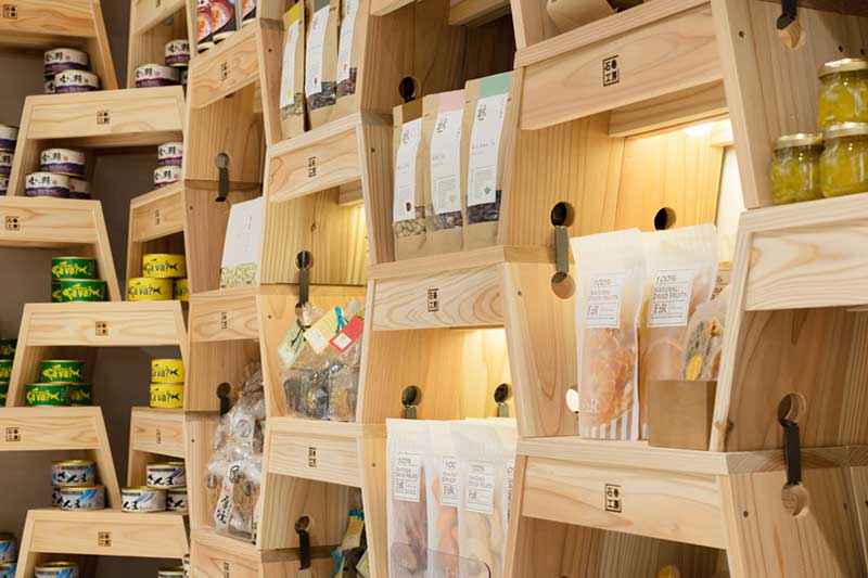طراحی فروشگاه لوازم خانگی زینتی و دست ساز