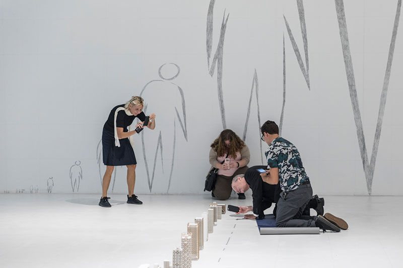 نمایشگاه بررسی طراحی سازه آسمان خراش های بلند 