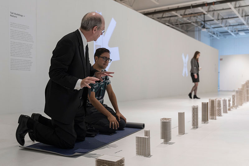 نمایشگاه بررسی طراحی سازه آسمان خراش های بلند 