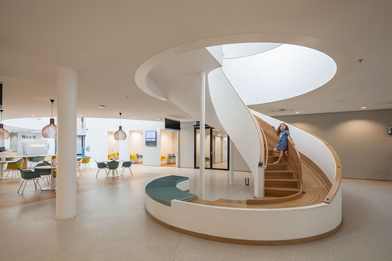 طراحی بیمارستان با فضاهای داخلی منحصر به فرد