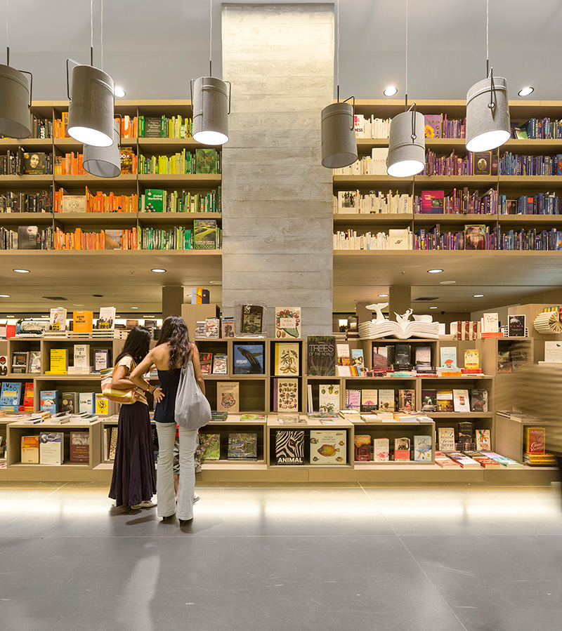 طراحی داخلی فروشگاه لوازم التحریر و کتابفروشی