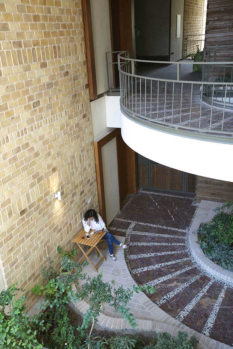 ساختمان گوشواه ها رتبه دوم جایزه معمار 95