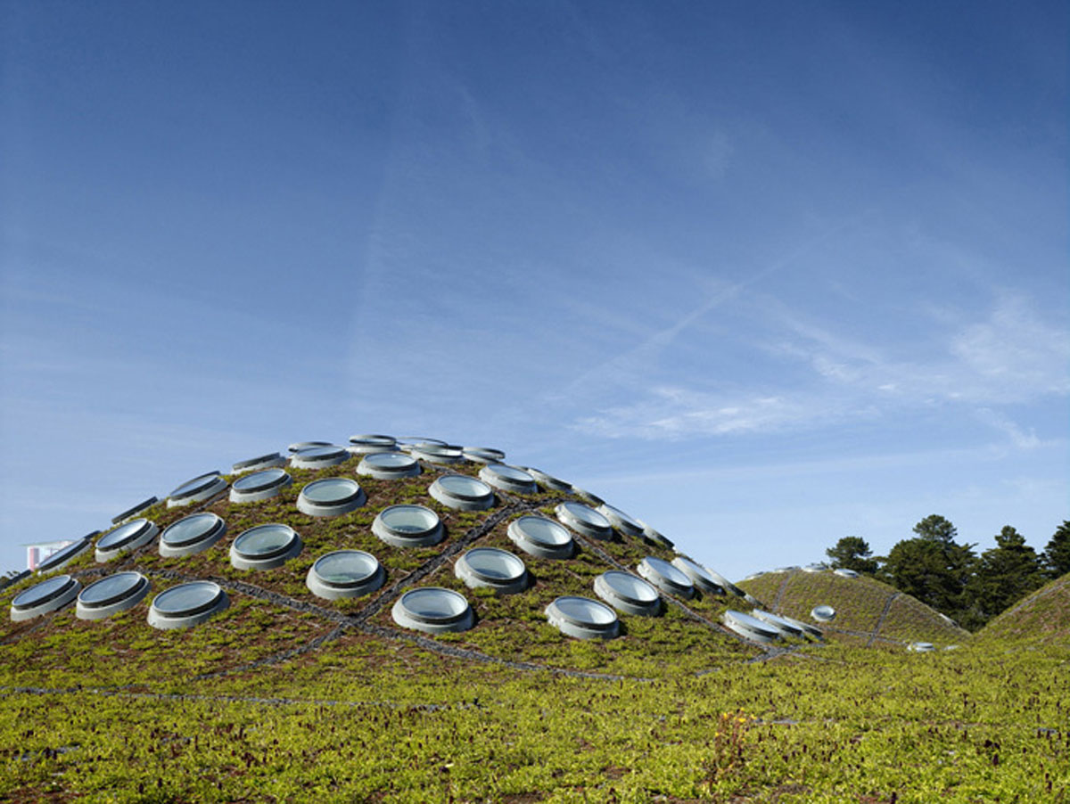 19 ساختمان عمومی که انرژی تجدید پذیر تولید می کنند!