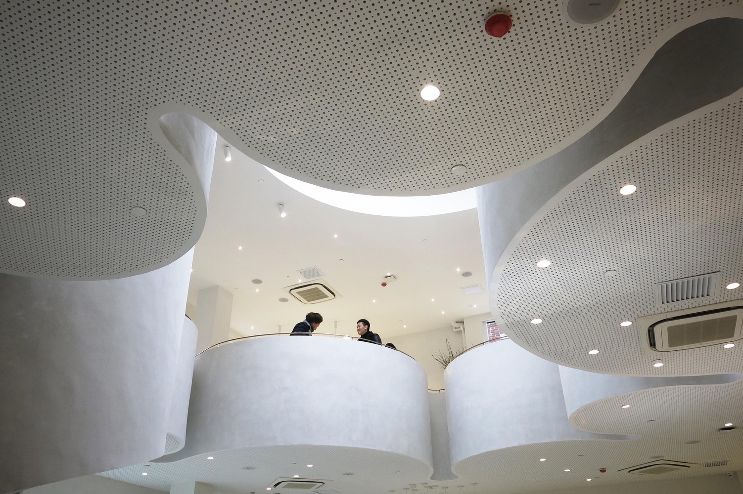 طراحی داخلی کافه ای متفاوت در چین
