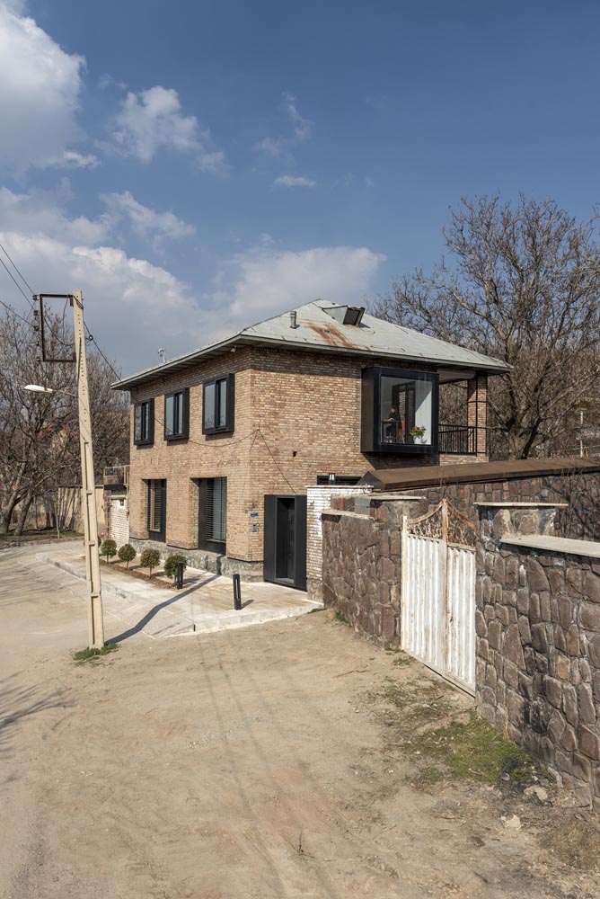 بازسازی عمارت جان از علیرضا طهمورثی