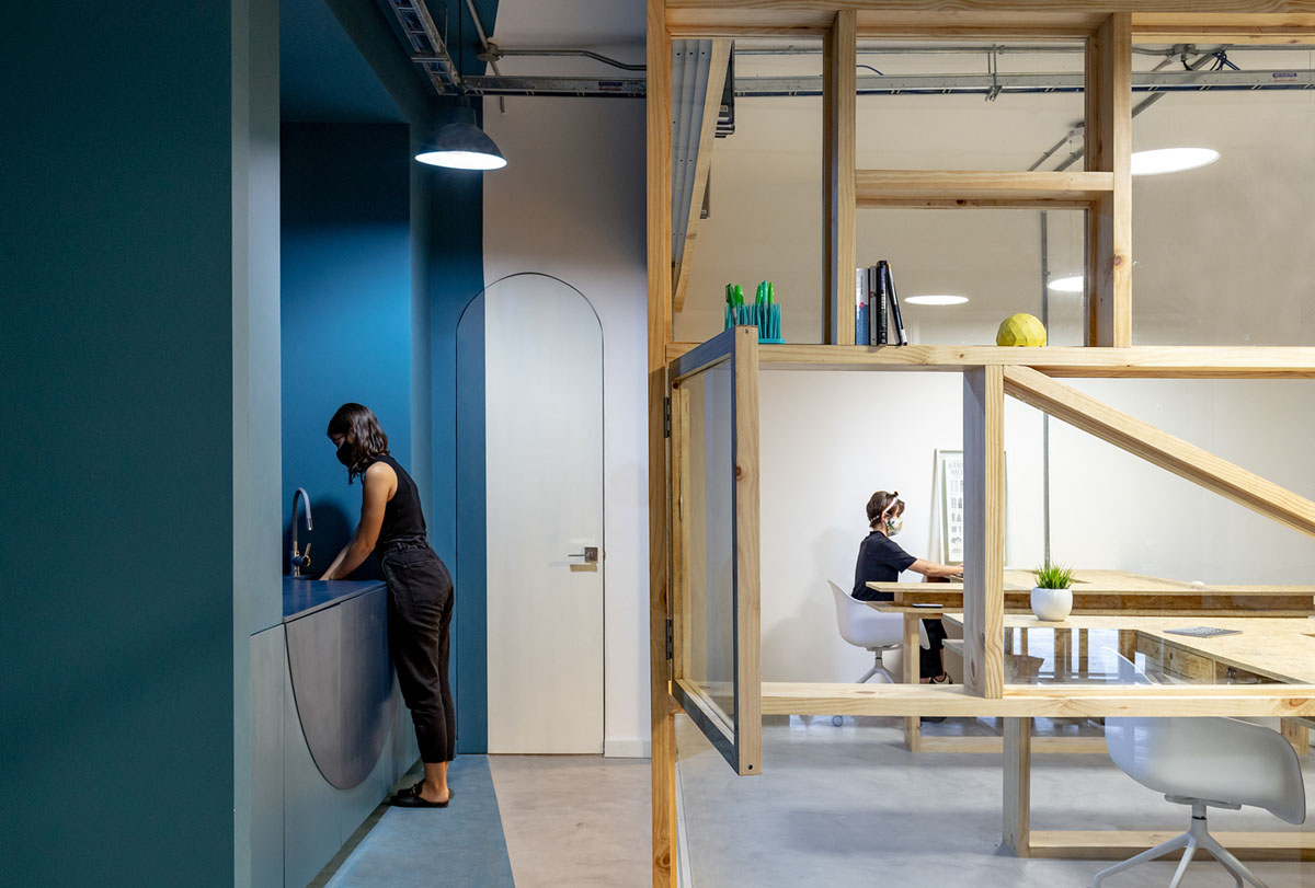 طراحی داخلی دفتر کار  انعطاف پذیر با حفظ فاصله اجتماعی