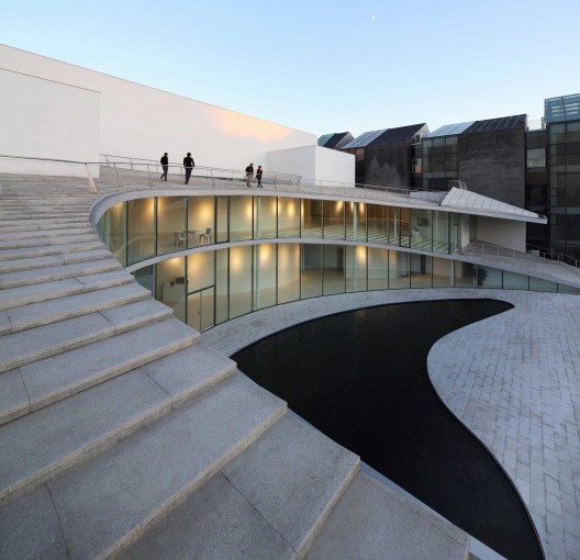 موزه هنرهای معاصر  Tree Art Museum