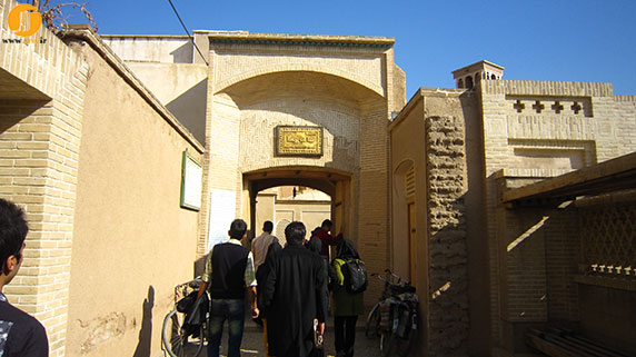 مصاحبه تصویری امیر انوشفر،راجع به بازسازی خانه عامریها