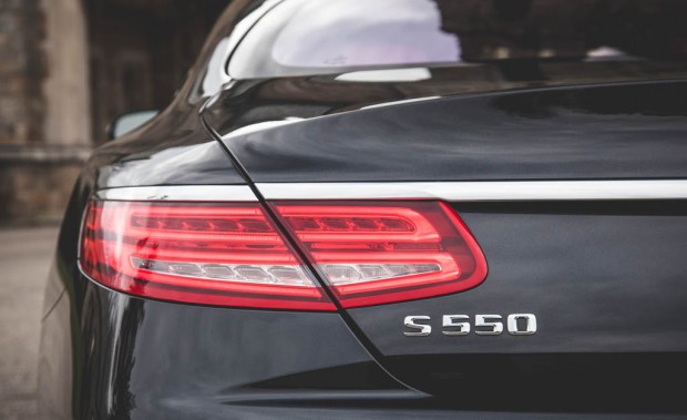 بررسی مرسدس‌ بنز S550 فورماتیک کوپه ۲۰۱۵