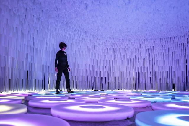 دیوار شگفت انگیز (Wonder Wall)