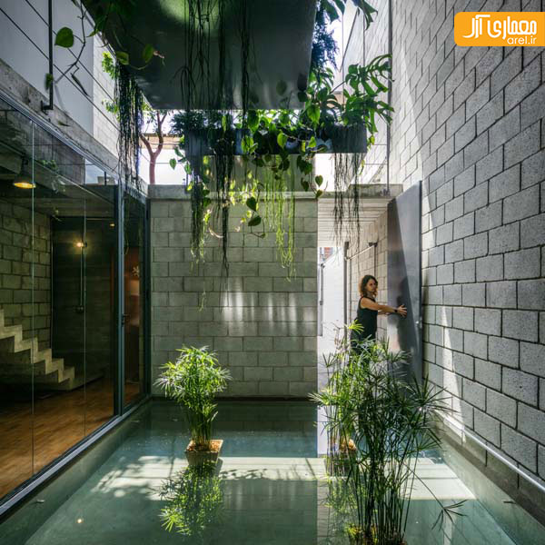 معماری خانه ای با دو حیاط مرکزی