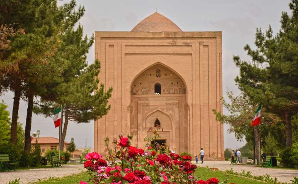 تور معمارانه نوروزی:مشهد شهر گوهر سنگ ها