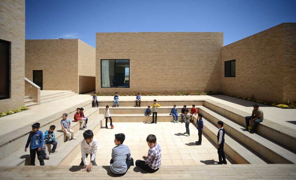 مدرسه ابتدایی آموزشی نور مبین سمنان