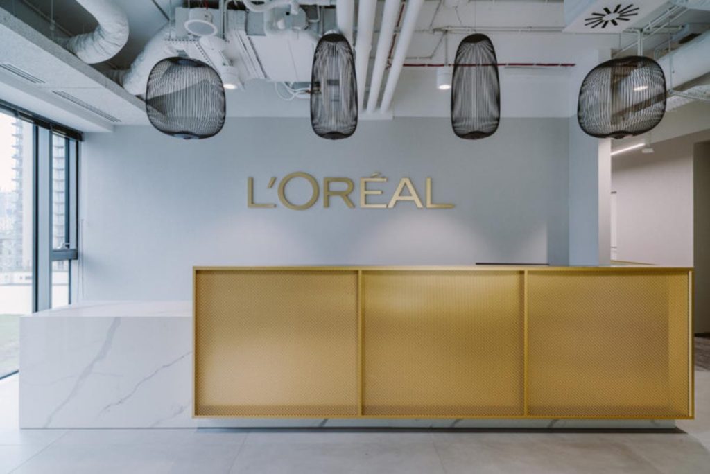 طراحی داخلی دفتر کار برند  L’Oreal در لهستان